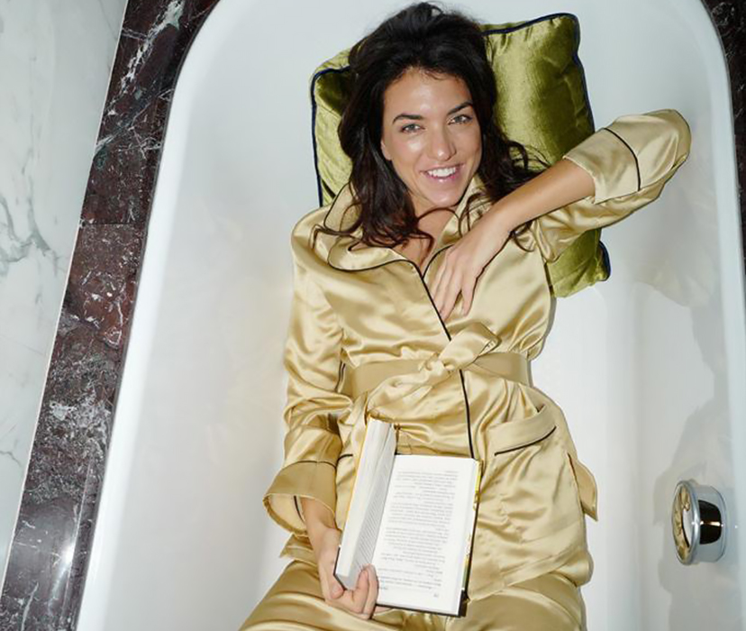 Полочка в ванной: Анна Попова о любимой косметике для сухой кожи